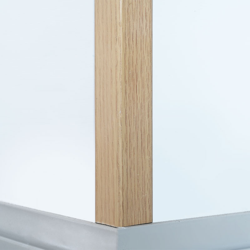Bandă de tranziție din lemn masiv în unghi drept (90°) (învelită cu furnir de stejar roșu + vopsea) - culoare stejar 1 1/2' x 1 1/2'