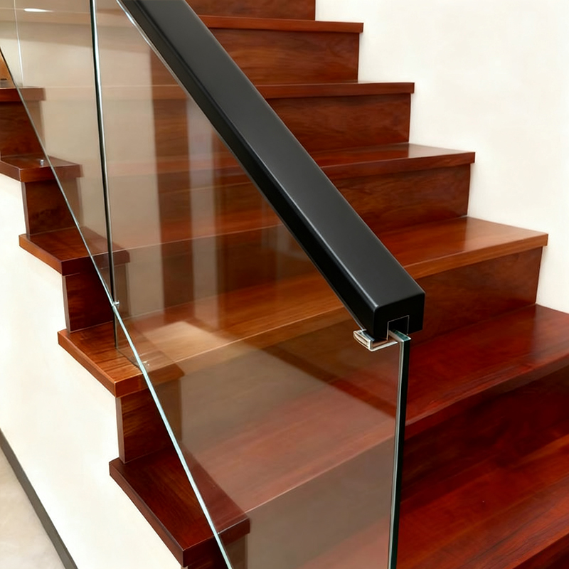 Balustrade din lemn masiv pentru scari (grunse si vopsite)-München 1 1/6' x 1 1/6'