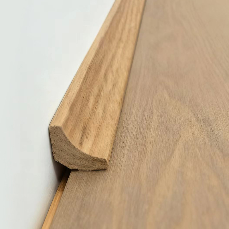 Din lemn masiv pentru colțul interior/Tultură Scotia (învelite cu furnir de stejar roșu + vopsea) - culoare stejar 7/8' x 7/8'
